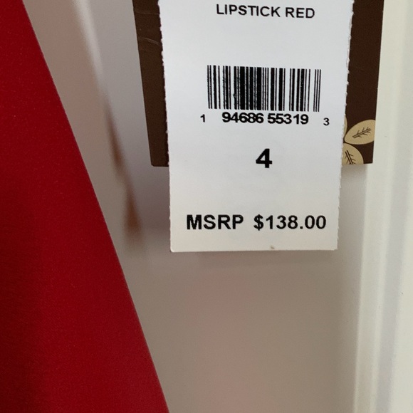 Red dress with beautiful belt - Picture 4 of 6